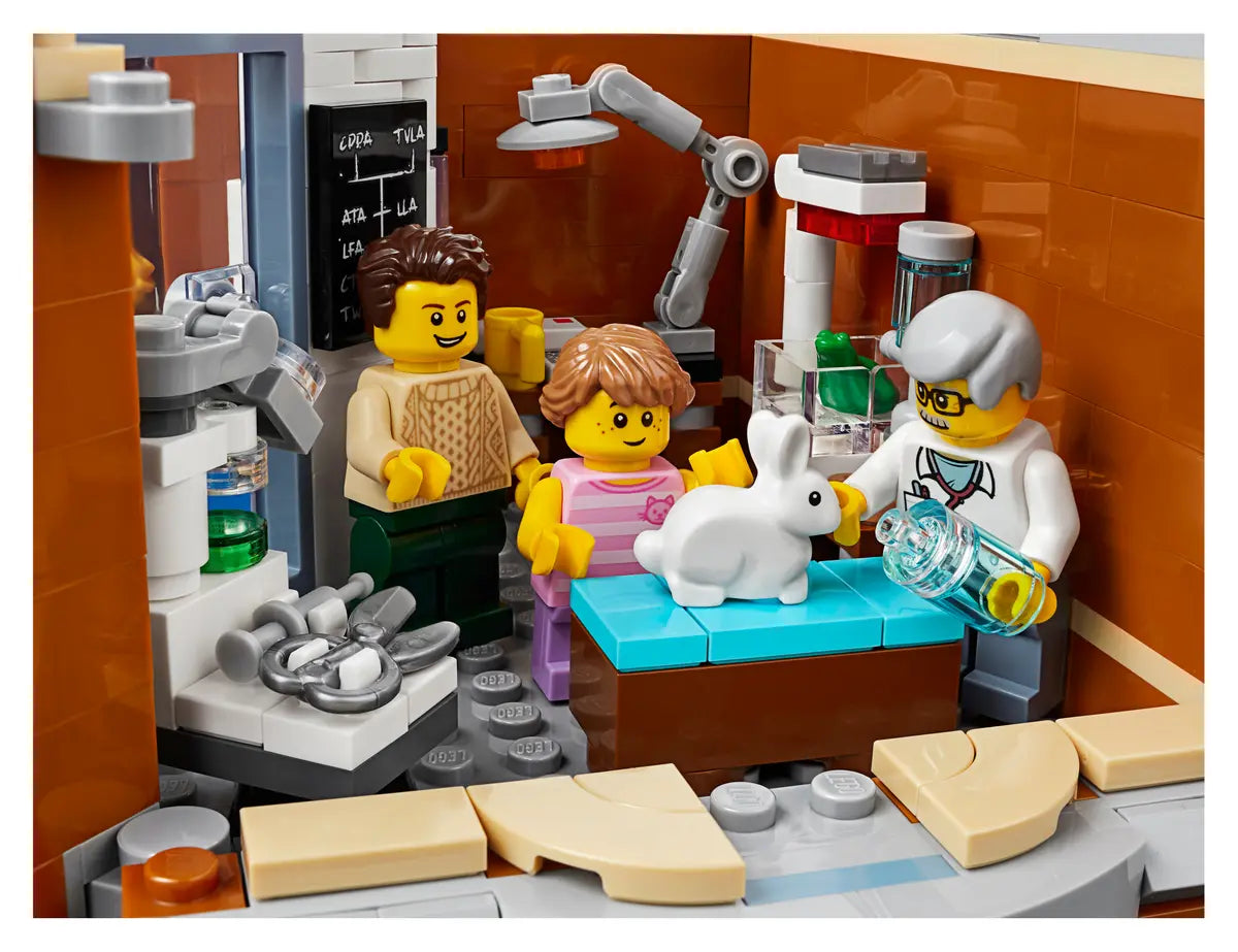 LEGO Creator 10264 Corner Garage