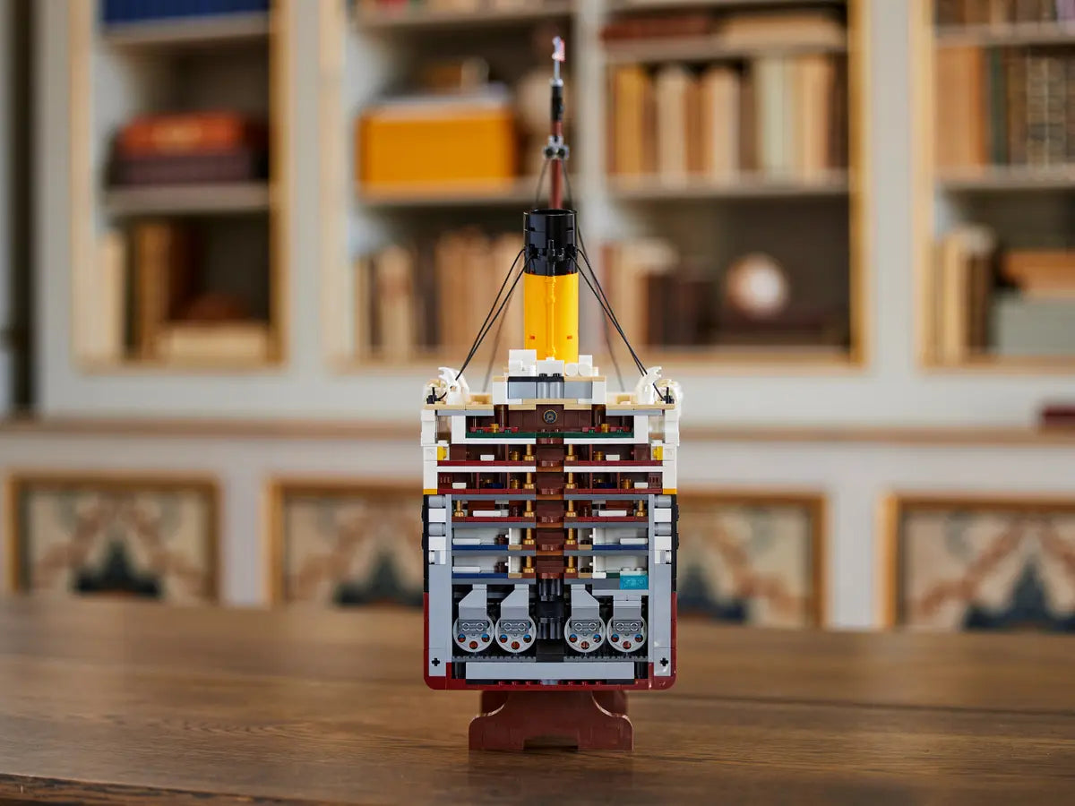 LEGO Icons 10294 Titanic