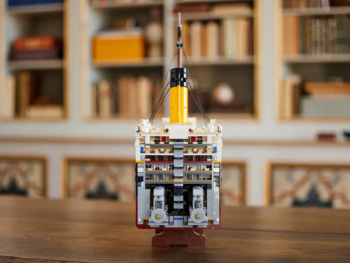 LEGO Icons 10294 Titanic