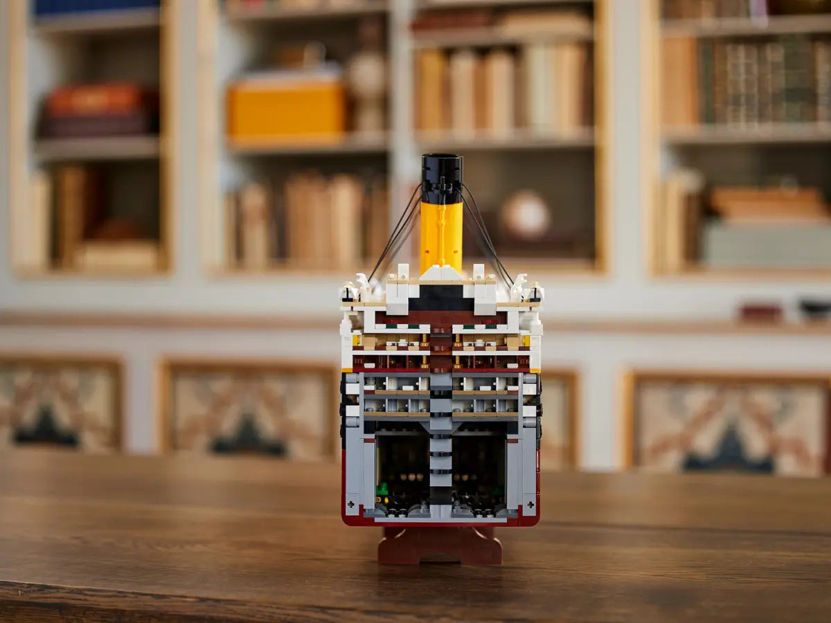 LEGO Icons 10294 Titanic