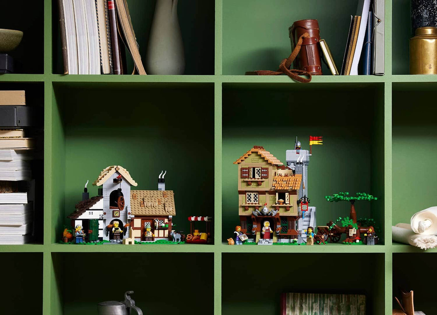 LEGO Icons 10332 Medieval Town Square
