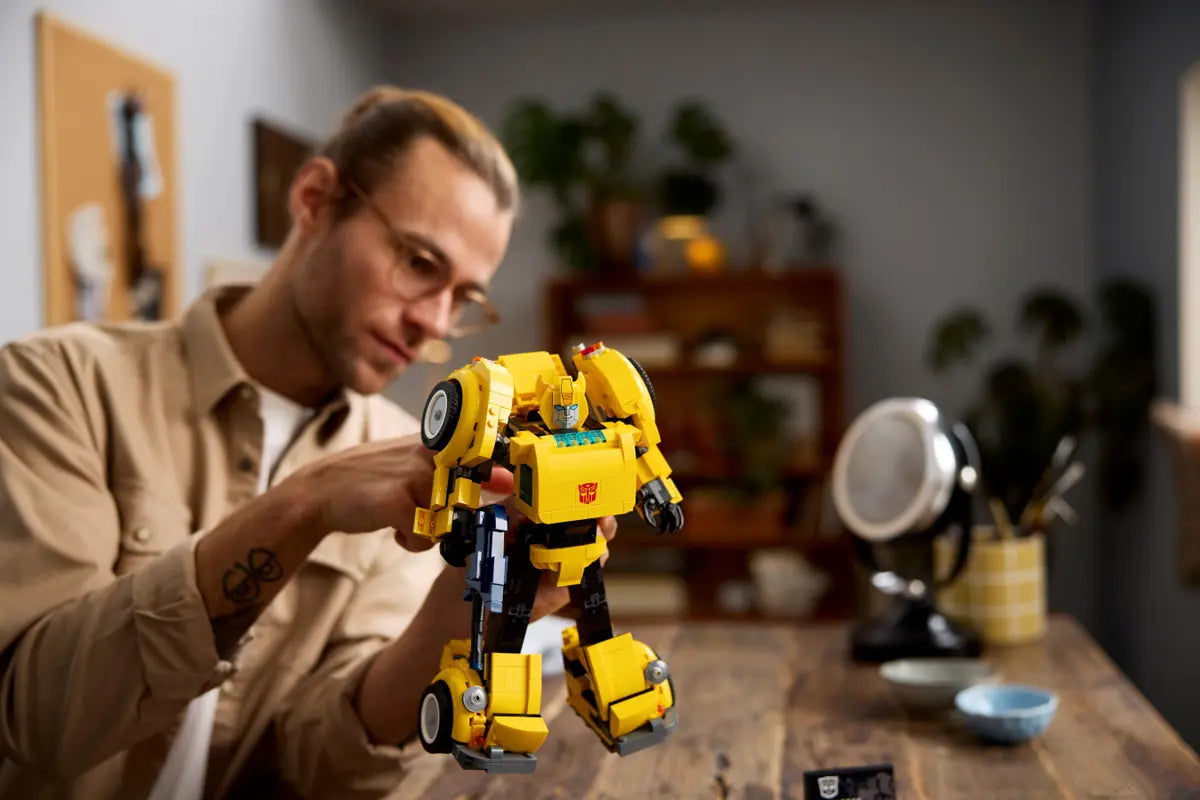 LEGO Icons 10338 Bumblebee