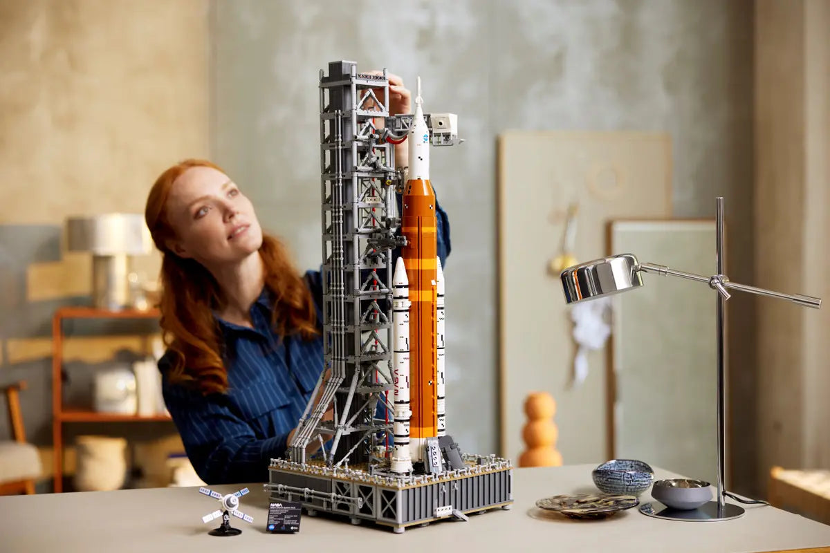 LEGO Icons 10341 NASA Artemis Space Launch System
