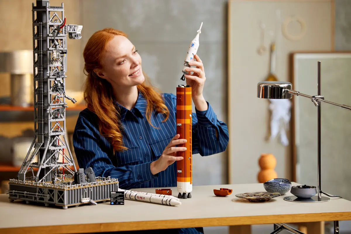 LEGO Icons 10341 NASA Artemis Space Launch System
