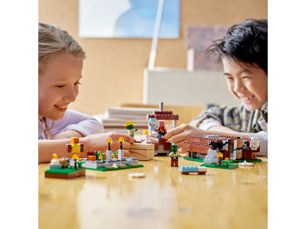 LEGO Minecraft 21190 The Abandoned Village
