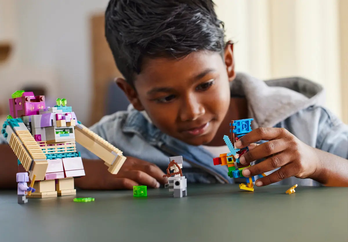 LEGO Minecraft Legends 21257 The Devourer Showdown