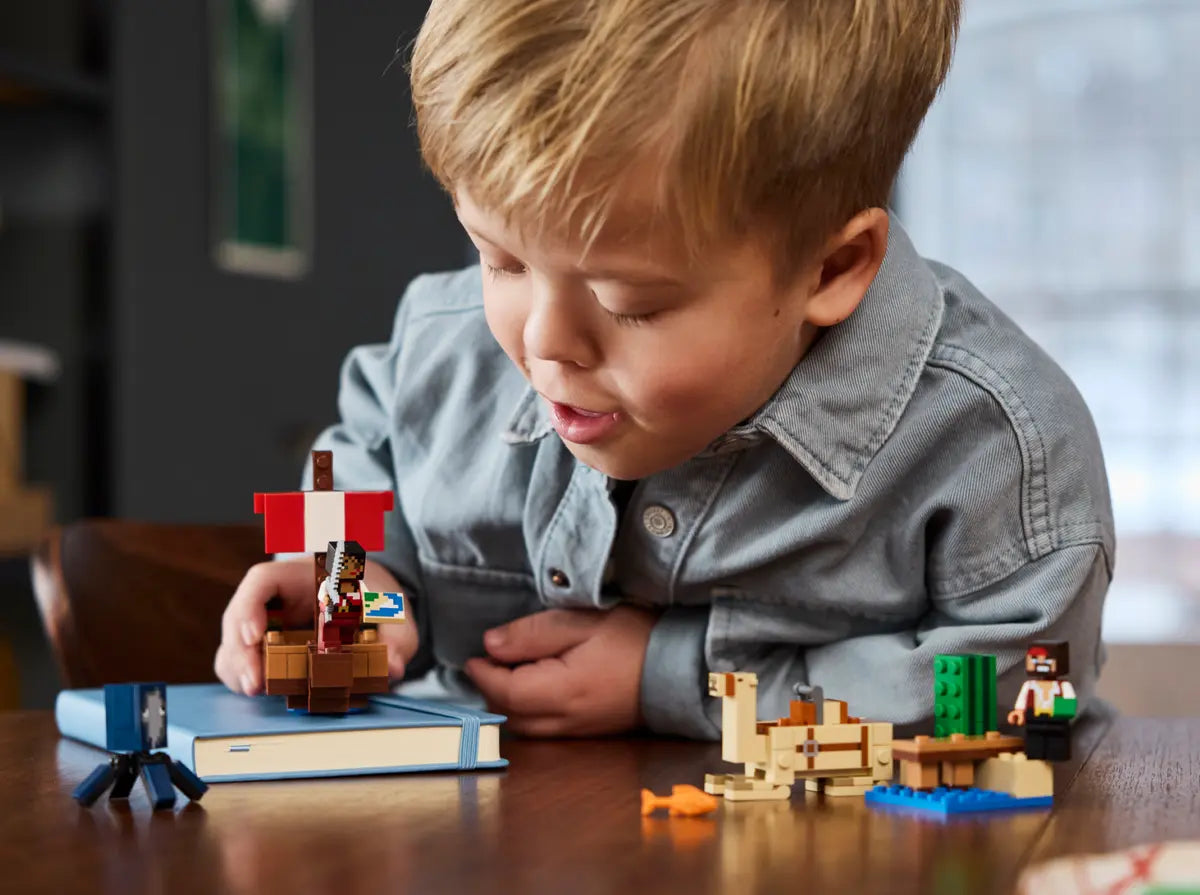 LEGO Minecraft 21259 The Pirate Ship Voyage