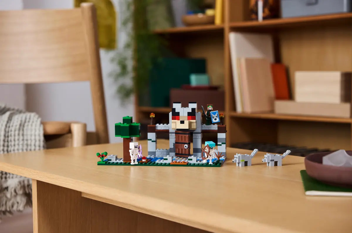 LEGO Minecraft 21261 The Wolf Stronghold