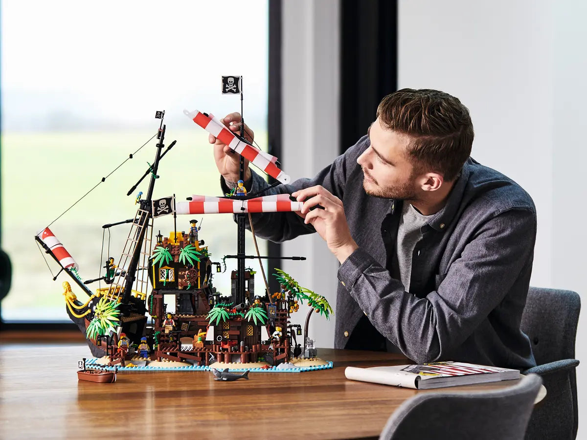 LEGO Ideas 21322 Pirates of Barracuda Bay