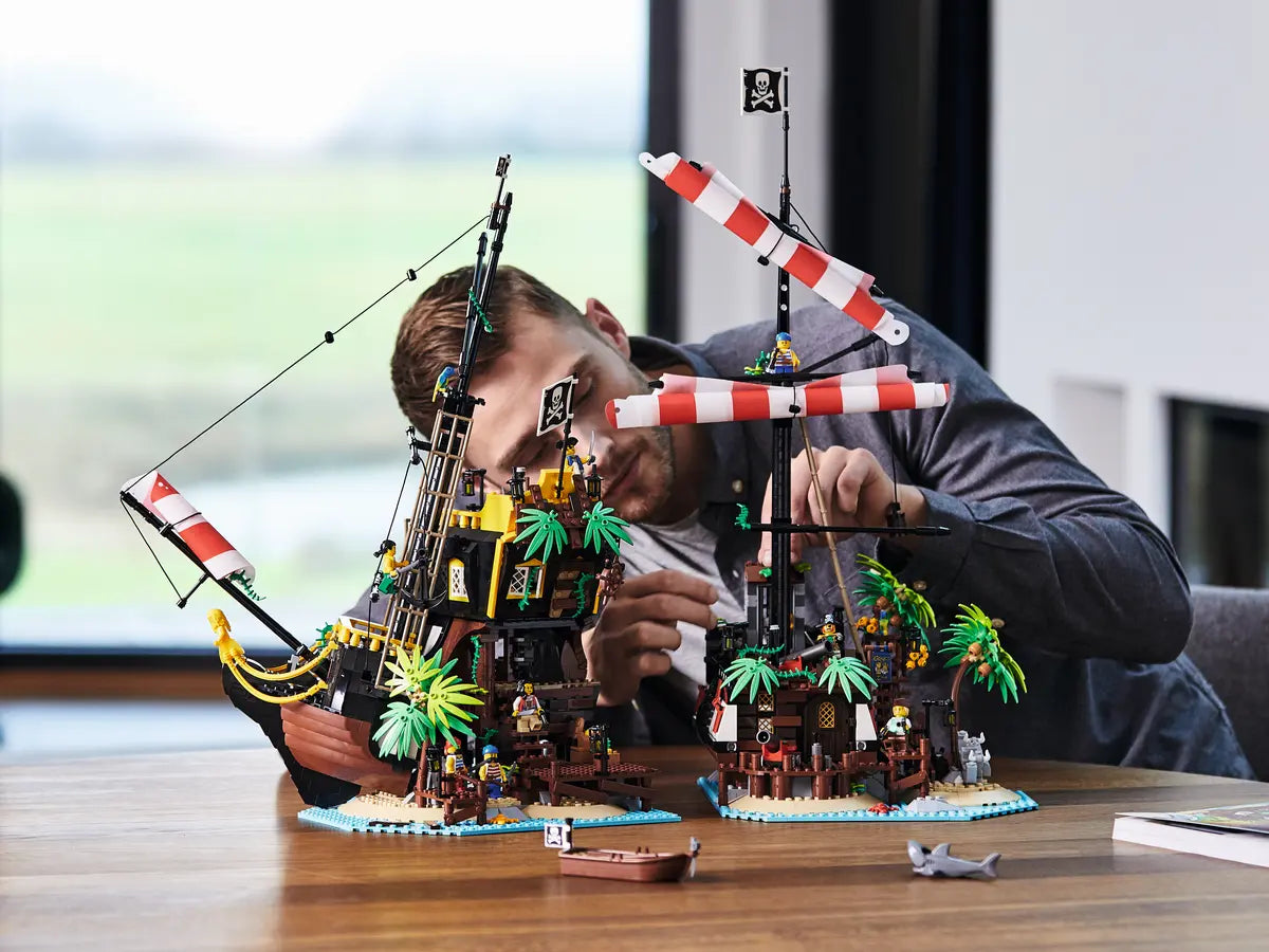 LEGO Ideas 21322 Pirates of Barracuda Bay