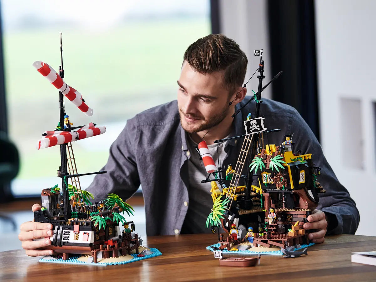 LEGO Ideas 21322 Pirates of Barracuda Bay