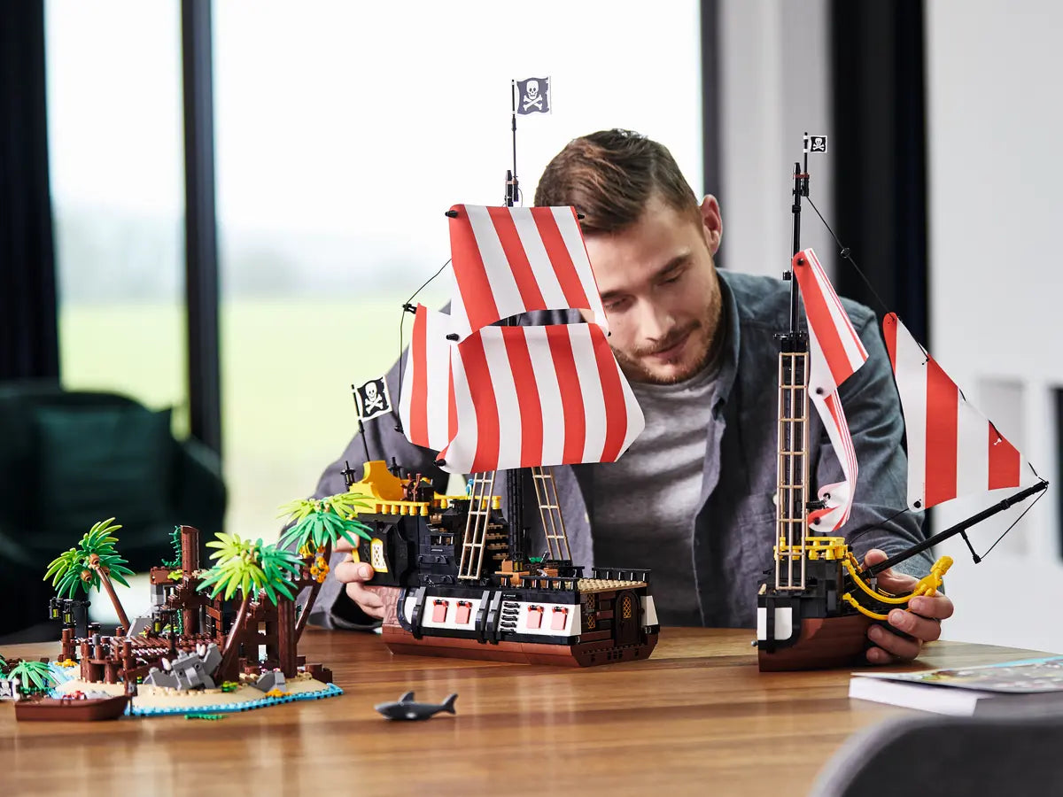 LEGO Ideas 21322 Pirates of Barracuda Bay