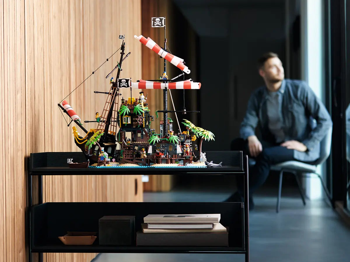 LEGO Ideas 21322 Pirates of Barracuda Bay