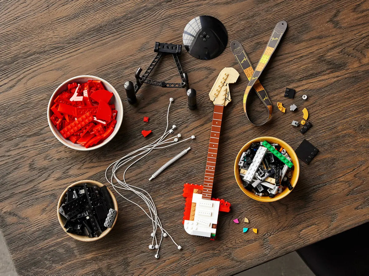 LEGO Ideas 21329 Fender Stratocaster