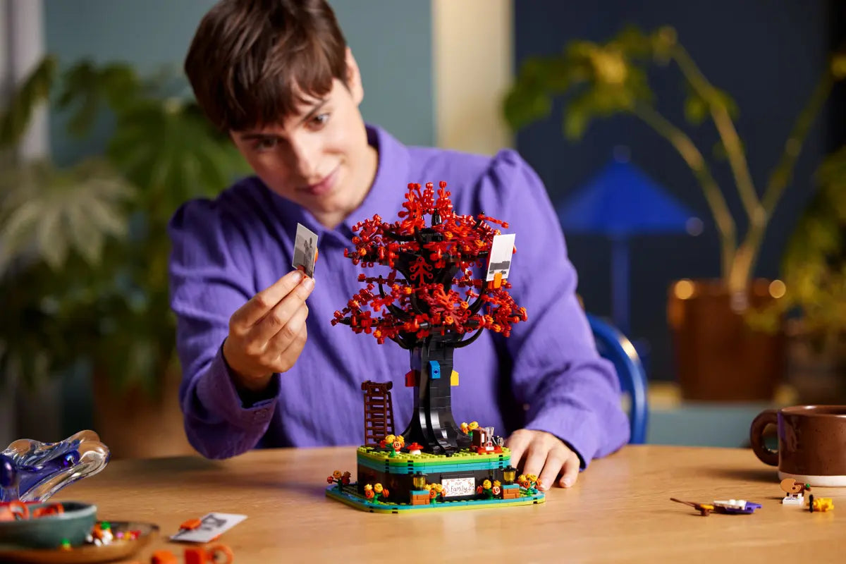 LEGO Ideas 21346 Family Tree