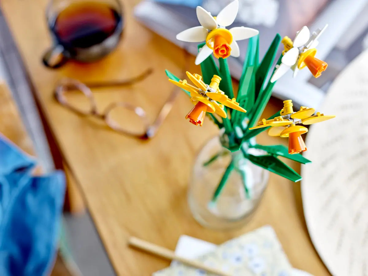 LEGO Botanical Collection 40747 Daffodils