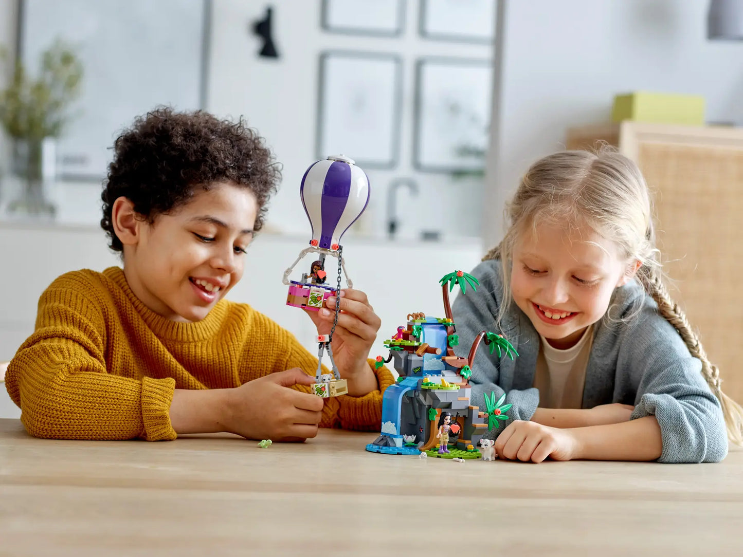 LEGO Friends 41423 Tiger Hot Air Balloon Jungle Rescue