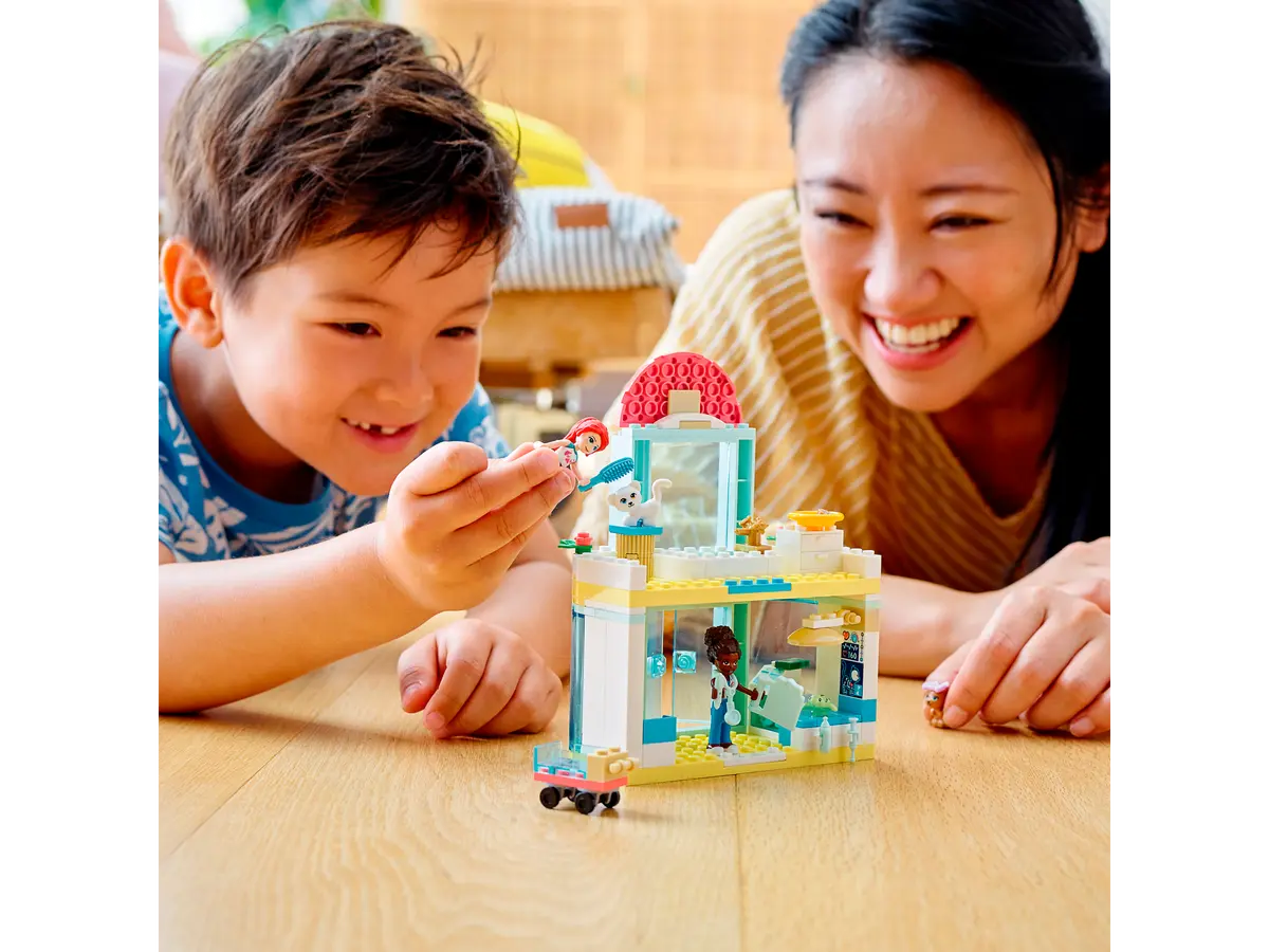 LEGO Friends 41695 Pet Clinic