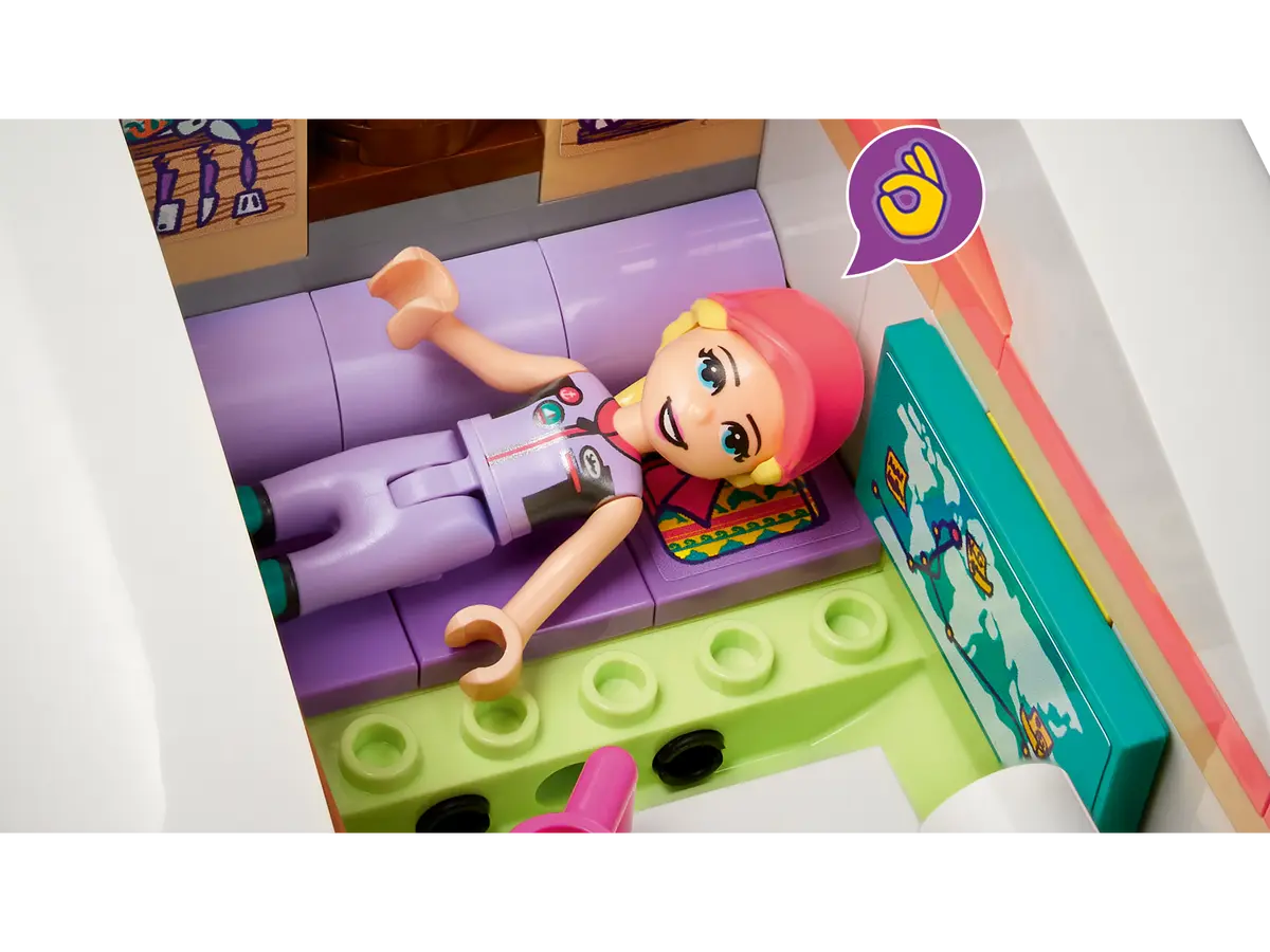 LEGO Friends 41716 Stephanie's Sailing Adventure