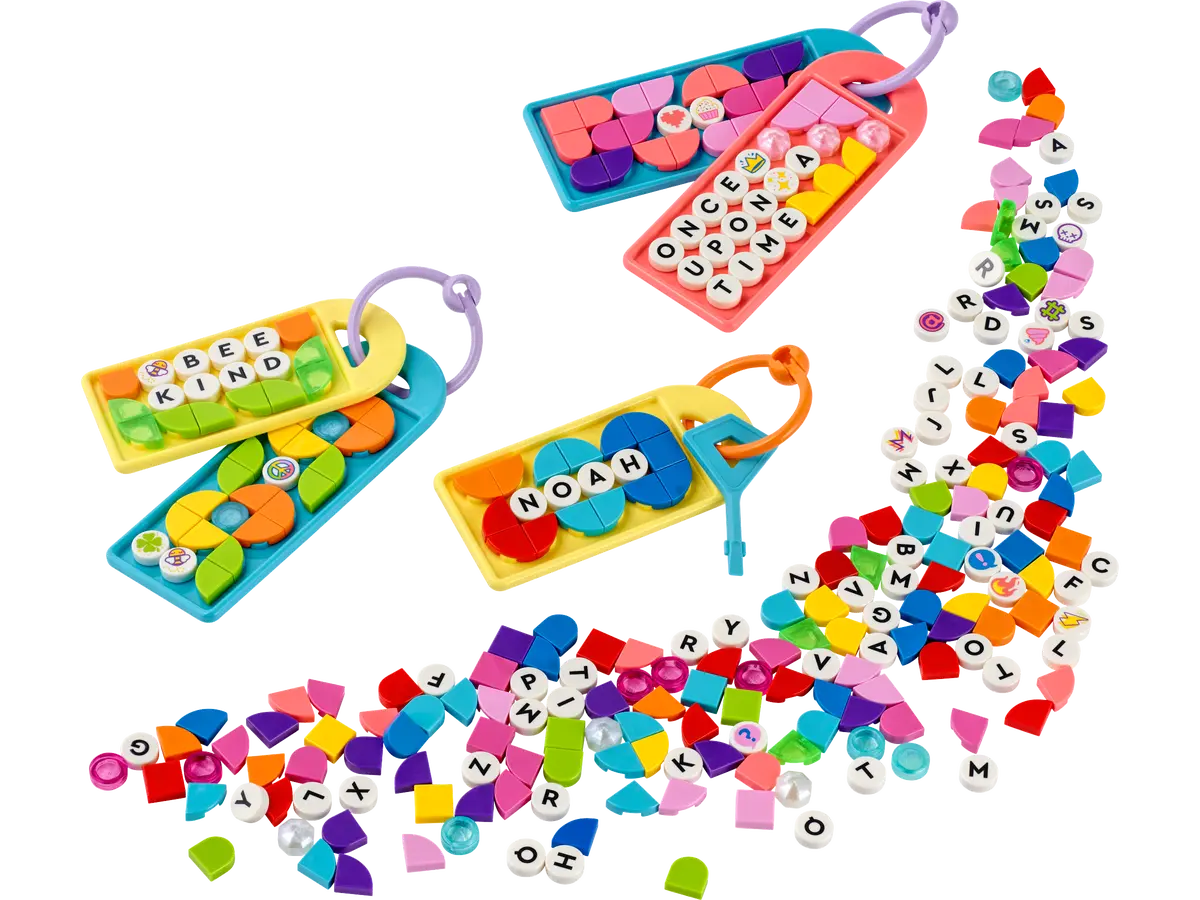 مجموعة LEGO Dots 41949 المعلقة على شكل حقيبة