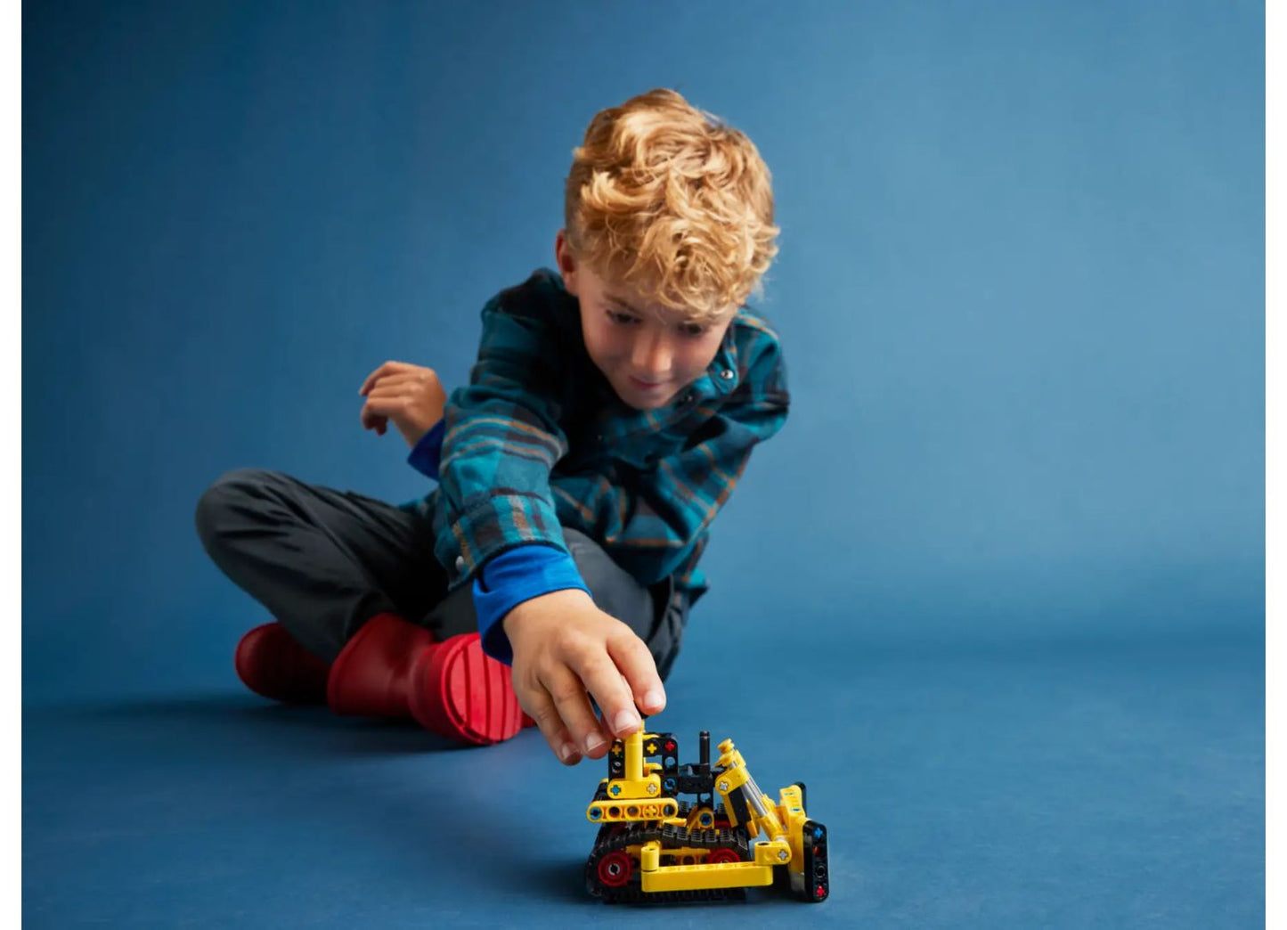 LEGO Technic 42163 Heavy Work Bulldozer