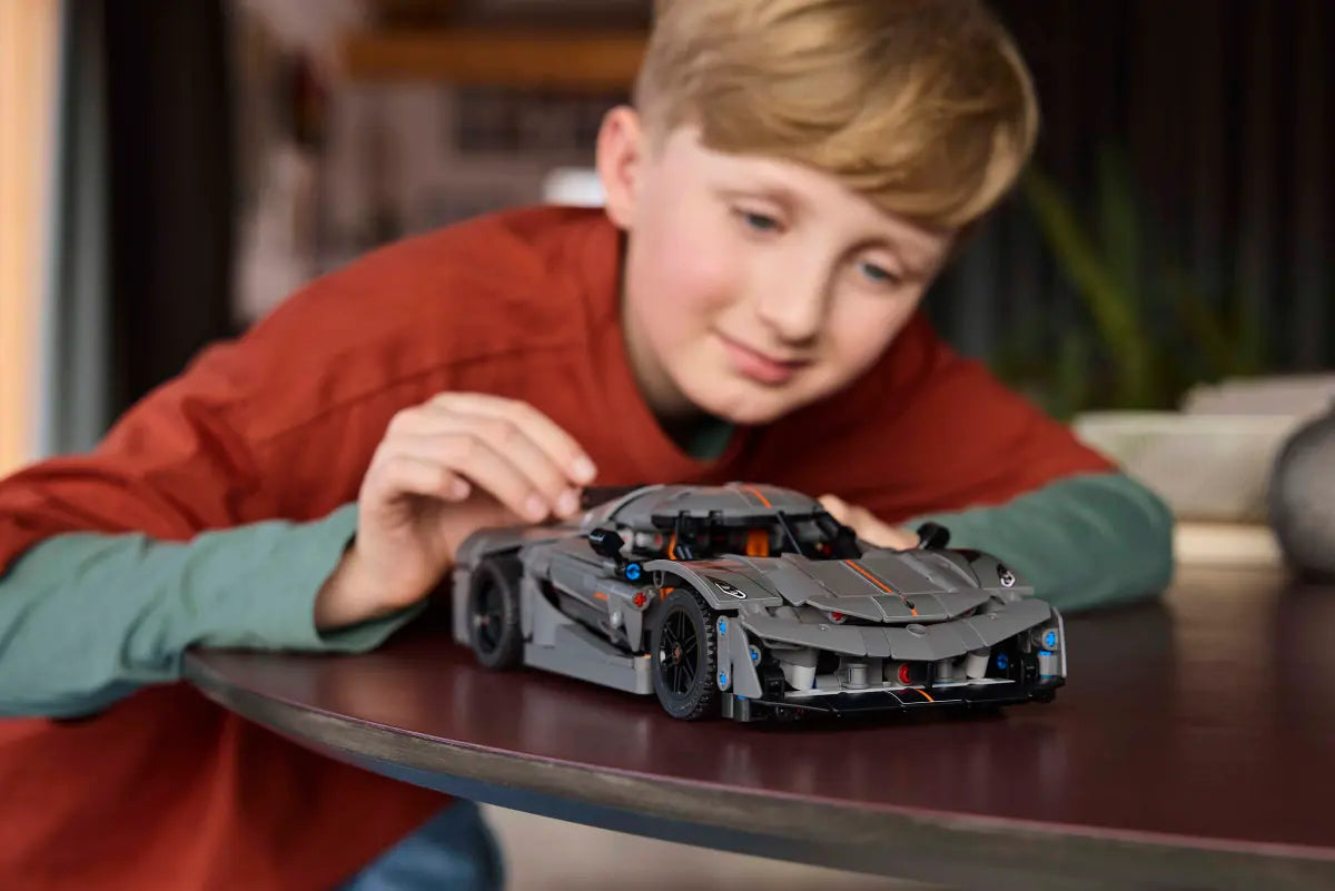 LEGO Technic 42173 Koenigsegg Jesko Absolut Grey Hypercar