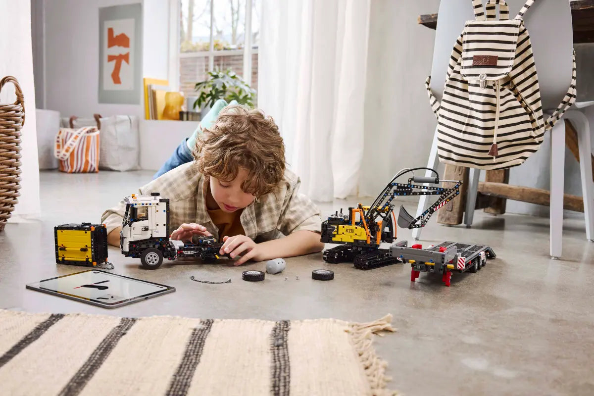 LEGO Technic 42175 Volvo FMX Truck & EC230 Electric Excavator