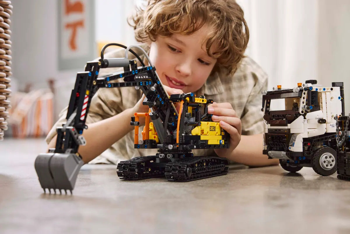 LEGO Technic 42175 Volvo FMX Truck & EC230 Electric Excavator