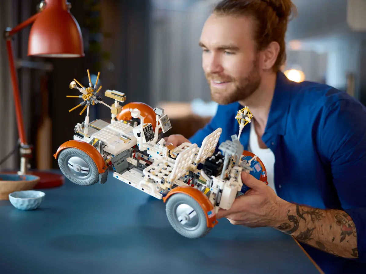 LEGO Technic 42182 NASA Apollo Lunar Roving Vehicle
