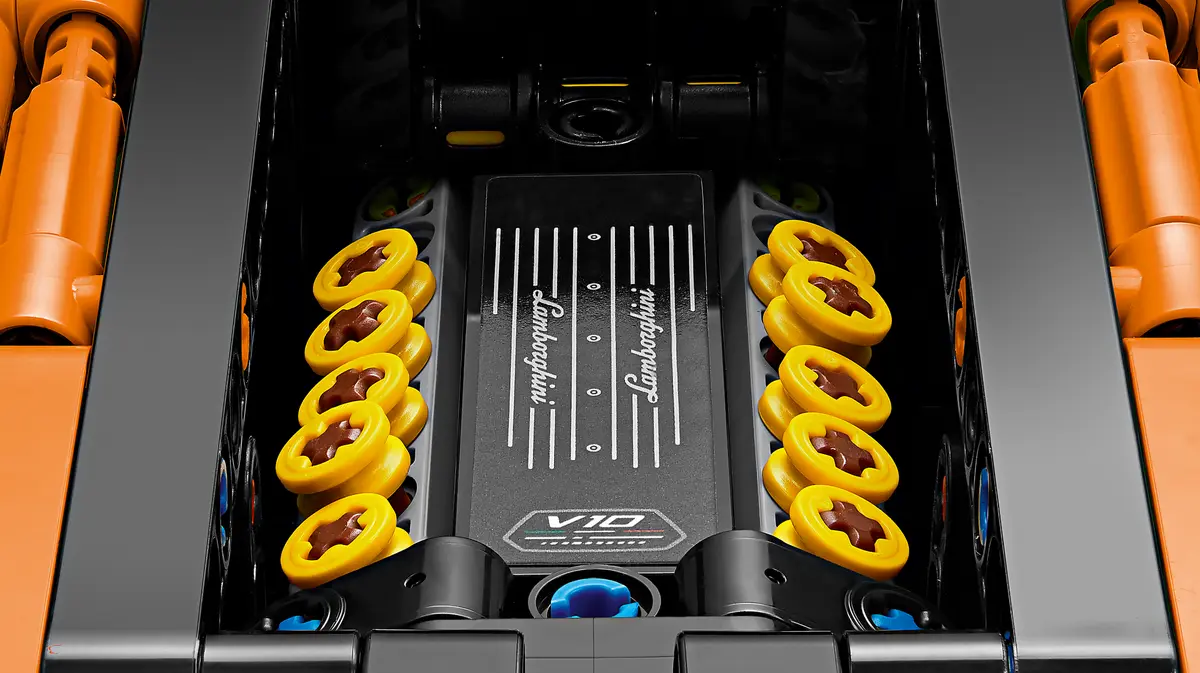 LEGO Technic 42196 Lamborghini Huracán Tecnica Orange