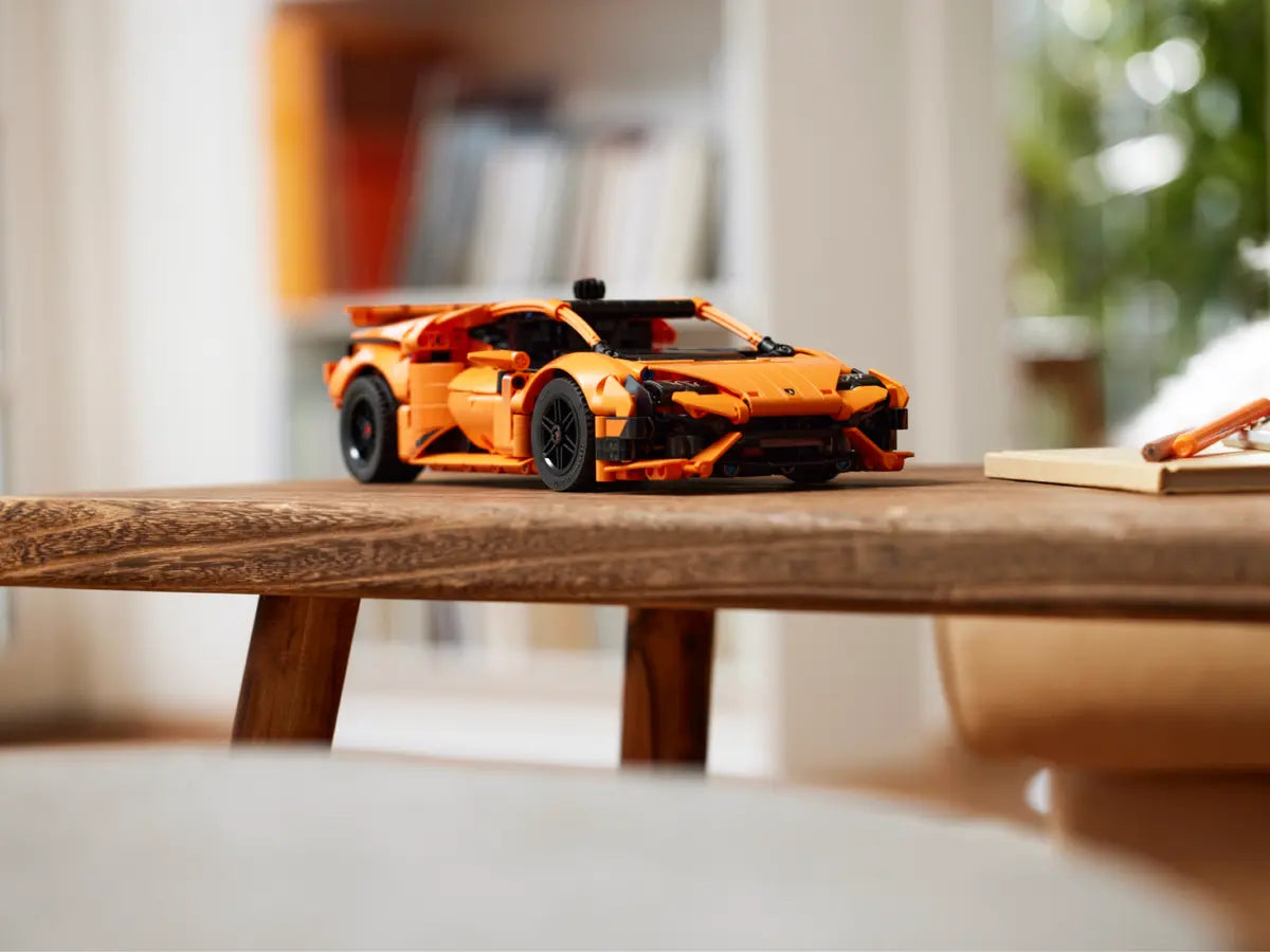 LEGO Technic 42196 Lamborghini Huracán Tecnica Orange