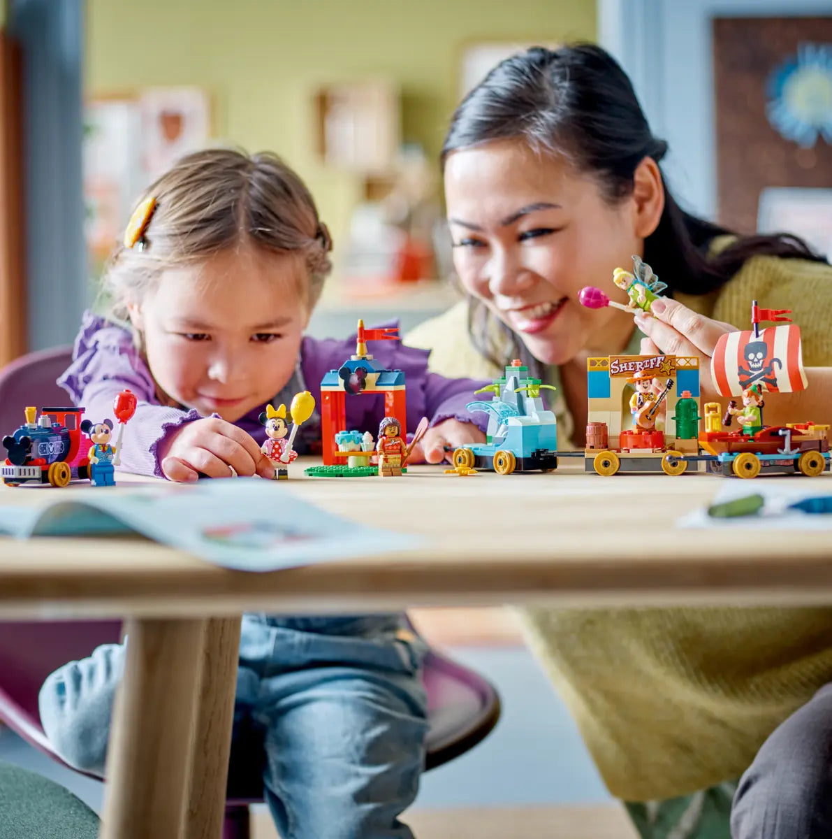 LEGO Disney 43212 Disney Celebration Train