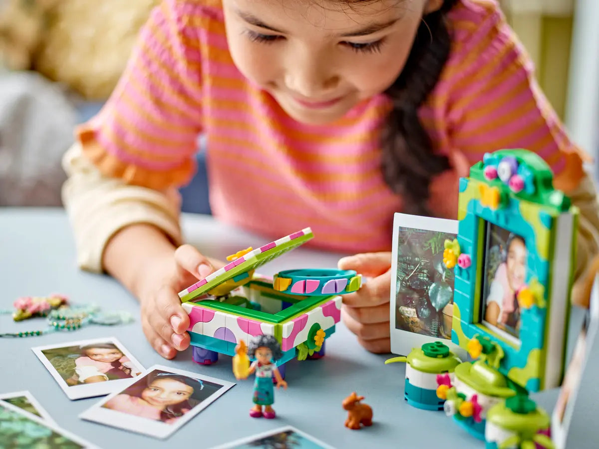 LEGO Disney 43239 Encanto Mirabel's Photo Frame and Jewlery Box