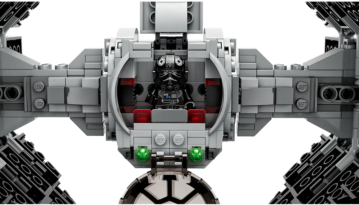 LEGO Star Wars 75348 Mandalorian Fang Fighter Vs. Tie Interceptor