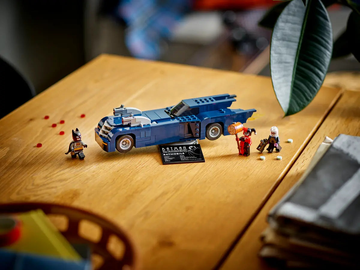 LEGO DC Batman 76274 Batman with the Batmobile vs. Harley Quinn & Mr. Freeze