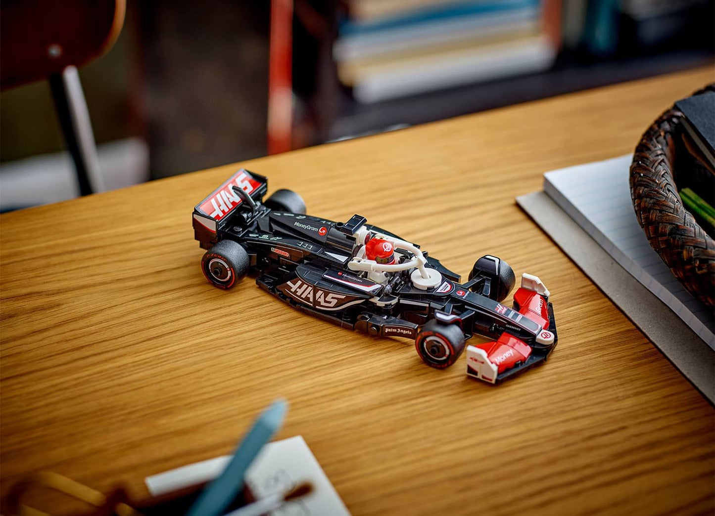 LEGO Speedchampions 77250 MoneyGram Haas F1 Team VF-24 Race Car