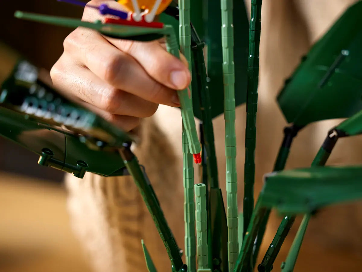 LEGO Botanical Collection 10289 Bird of Paradise