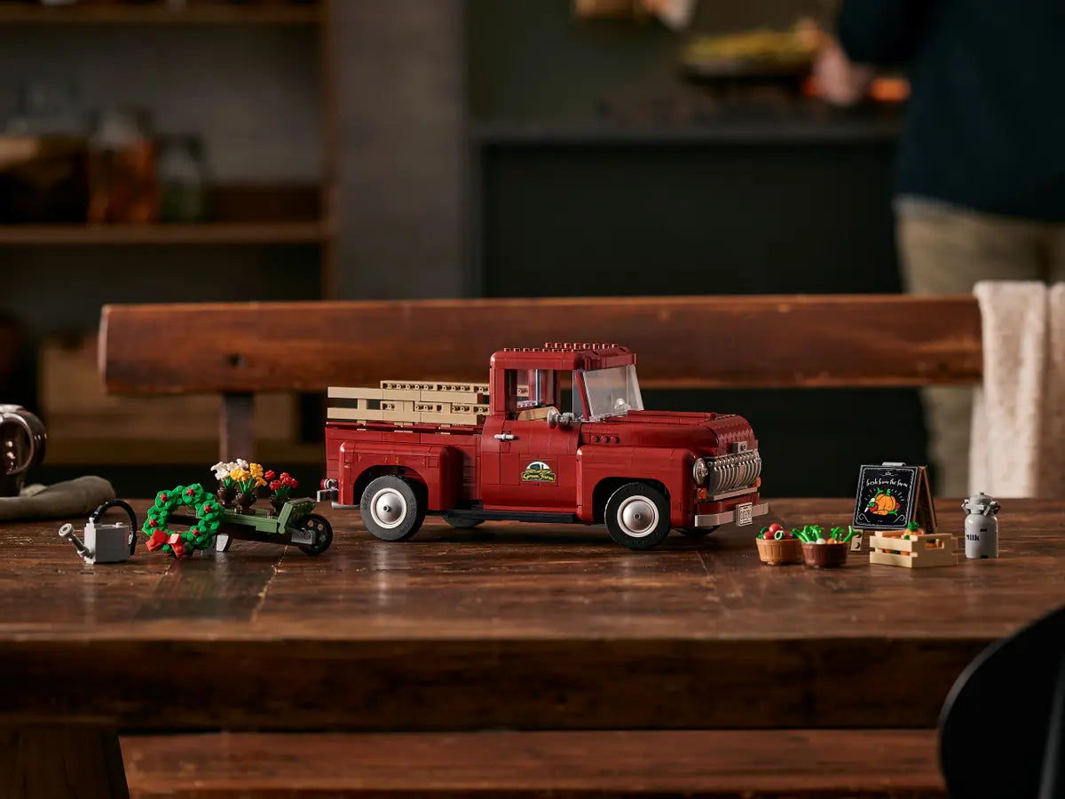 LEGO Icons 10290 Pick-up Truck