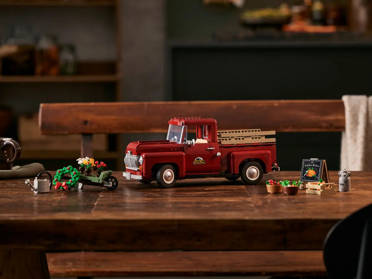 LEGO Icons 10290 Pick-up Truck