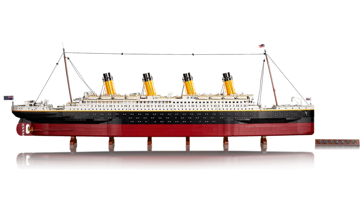 LEGO Icons 10294 Titanic