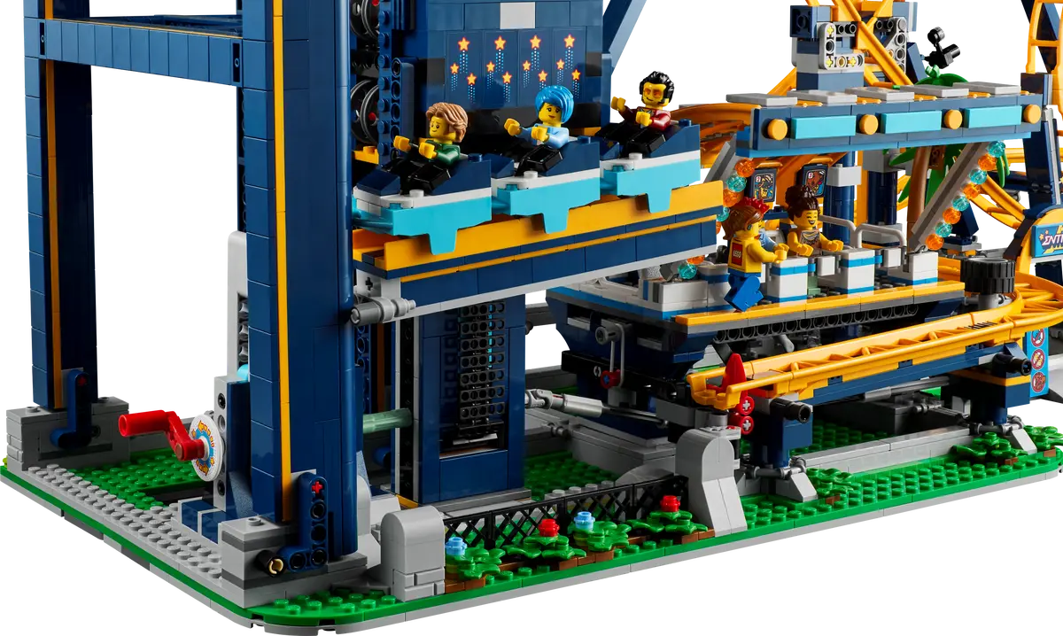 LEGO Icons 10303 Loop Coaster