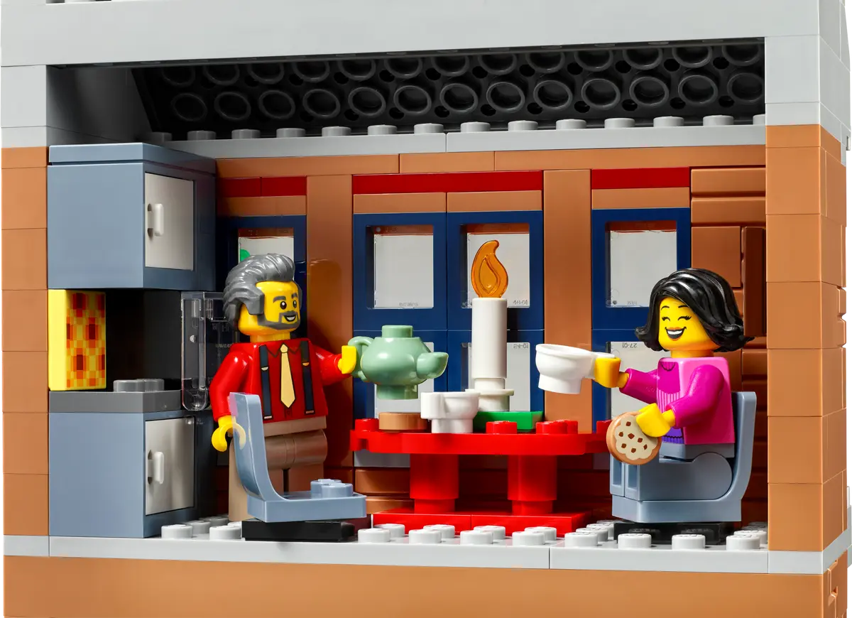 LEGO Icons 10308 Holiday Main Street