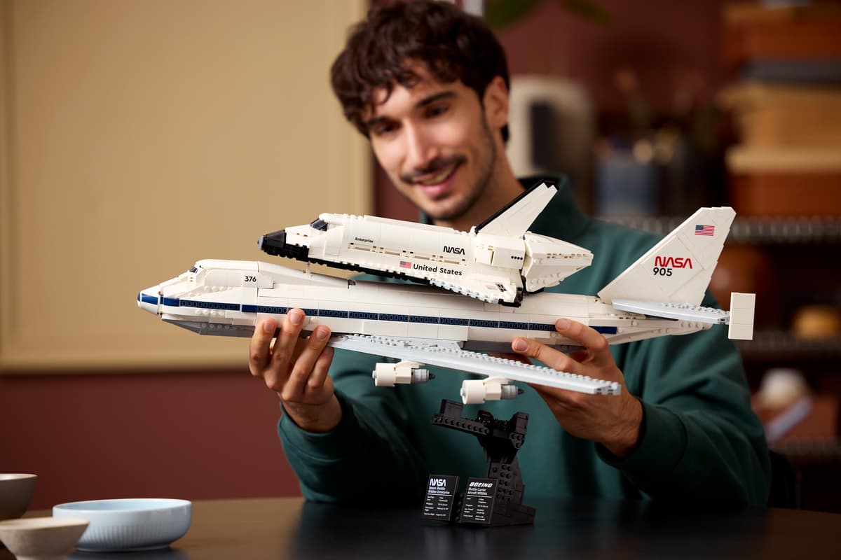 LEGO Icons 10360 Shuttle Carrier Aircraft