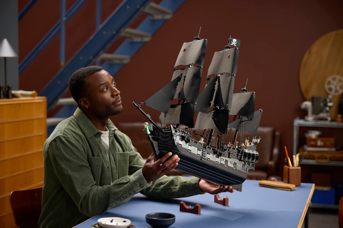 LEGO Icons 10365 Captain Jack Sparrow's Pirate Ship