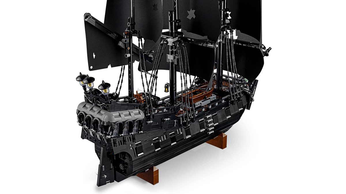 LEGO Icons 10365 Captain Jack Sparrow's Pirate Ship