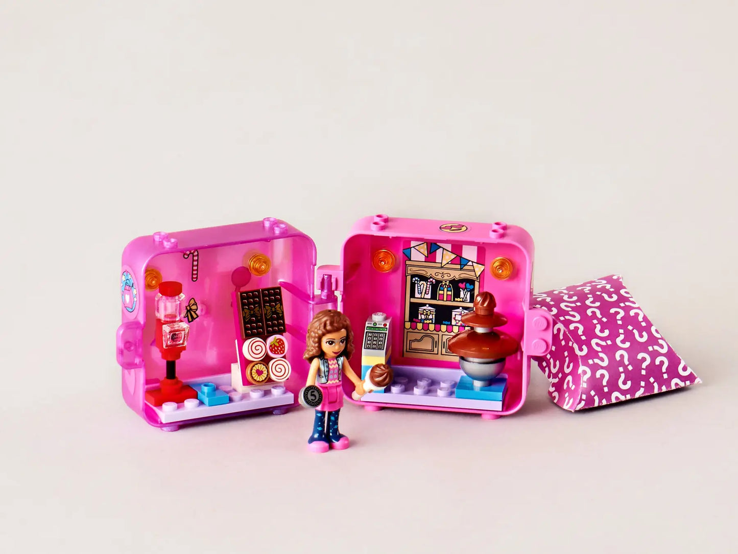 LEGO Friends 41407 Olivia's Shopping Play Cube