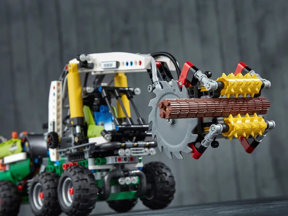 LEGO Technic 42080 Forest Machine