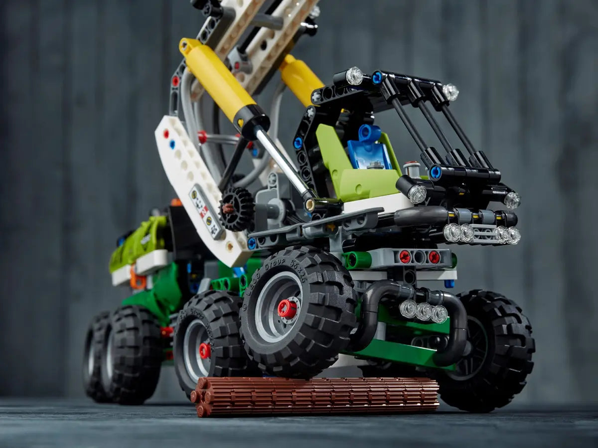 LEGO Technic 42080 Forest Machine