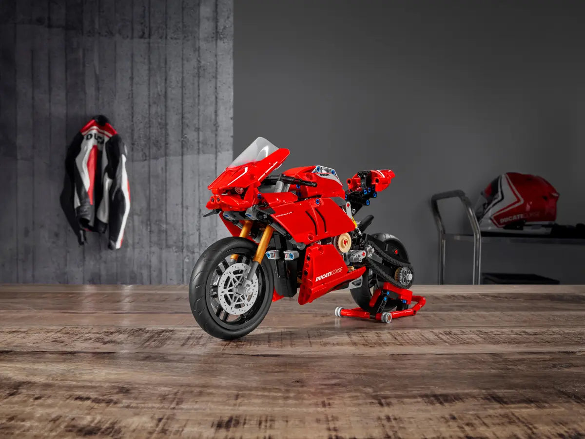 LEGO Technic 42107 Ducati Panigale V4 R