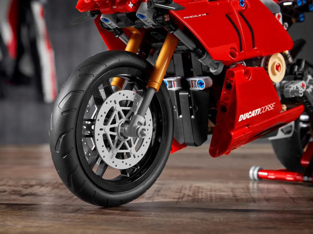 LEGO Technic 42107 Ducati Panigale V4 R